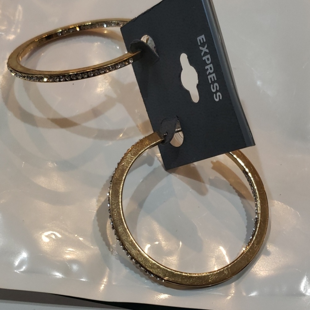 Express gold hoops - Picture 4 of 4